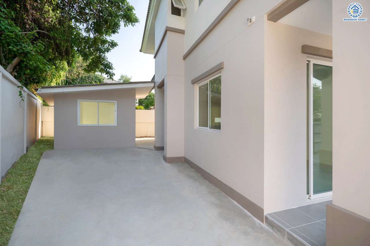 บ้านมือสองตกแต่งใหม่ ดีไซน์สวย โครงการ ชวนชื่นโมดัส จรัญฯ-ปิ่นเกล้า หลังมุม เนื้อที่ 54.7 ตร.ว. ฟังก์ชัน 3 ห้องนอน 2 ห้องน้ำ 1 ห้องอเนกประสงค์ จอดรถได้ 2 คัน รองรับทุกกิจกรรม บนทำเลเชื่อมต่อหลายเส้นทาง ใกล้จุดขึ้นทางด่วน "ประจิมรัถยา" และรถไฟฟ้าสายสีแดง "สถานีบางบำหรุ"